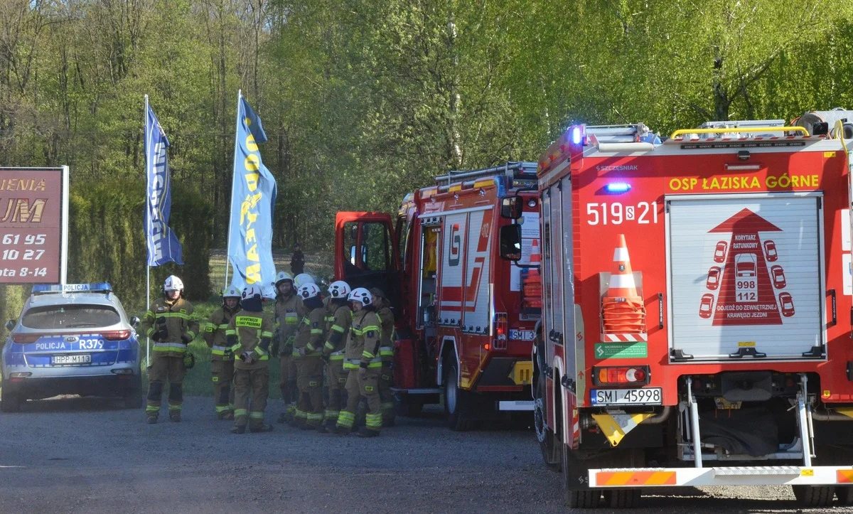 Obława za 27-latkiem. Skradziony Volkswagen utknął na torach