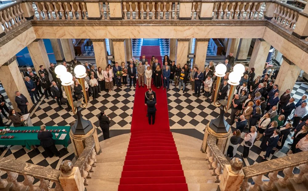 Odznaczenia państwowe wręczone w Katowicach. Wyróżniono zasłużonych mieszkańców regionu