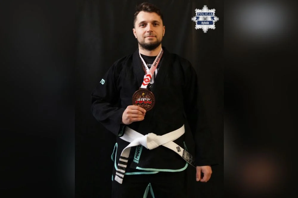 Policjant z regionu na podium prestiżowych zawodów sportów walki