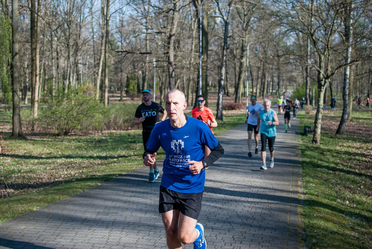 Świąteczny parkrun w Katowicach. Wspólne bieganie i pomoc dla schroniska (64)