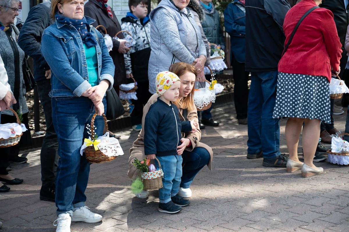 Wielka Sobota w Rudzie Śląskiej. Mieszkańcy święcą pokarmy i odwiedzają Groby Pańskie