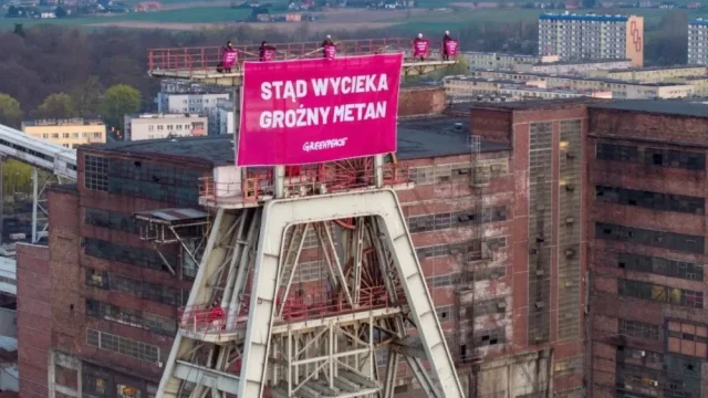 Greenpeace protestuje na kopalni Knurów-Szczygłowice. JSW mówi o zagrożeniu dla górników