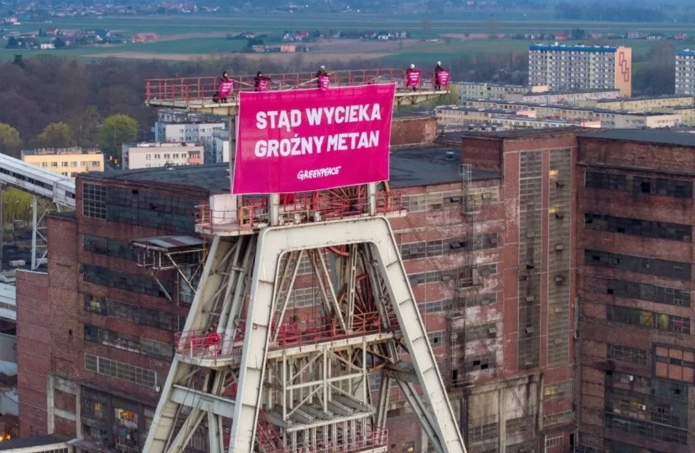 Greenpeace protestuje na kopalni Knurów-Szczygłowice. JSW mówi o zagrożeniu dla górników