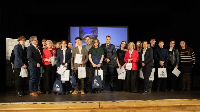 Młodzież z Rudy Śląskiej sprawdziła swoją wiedzę o Sejmie. Zwycięzcy pojadą do Warszawy