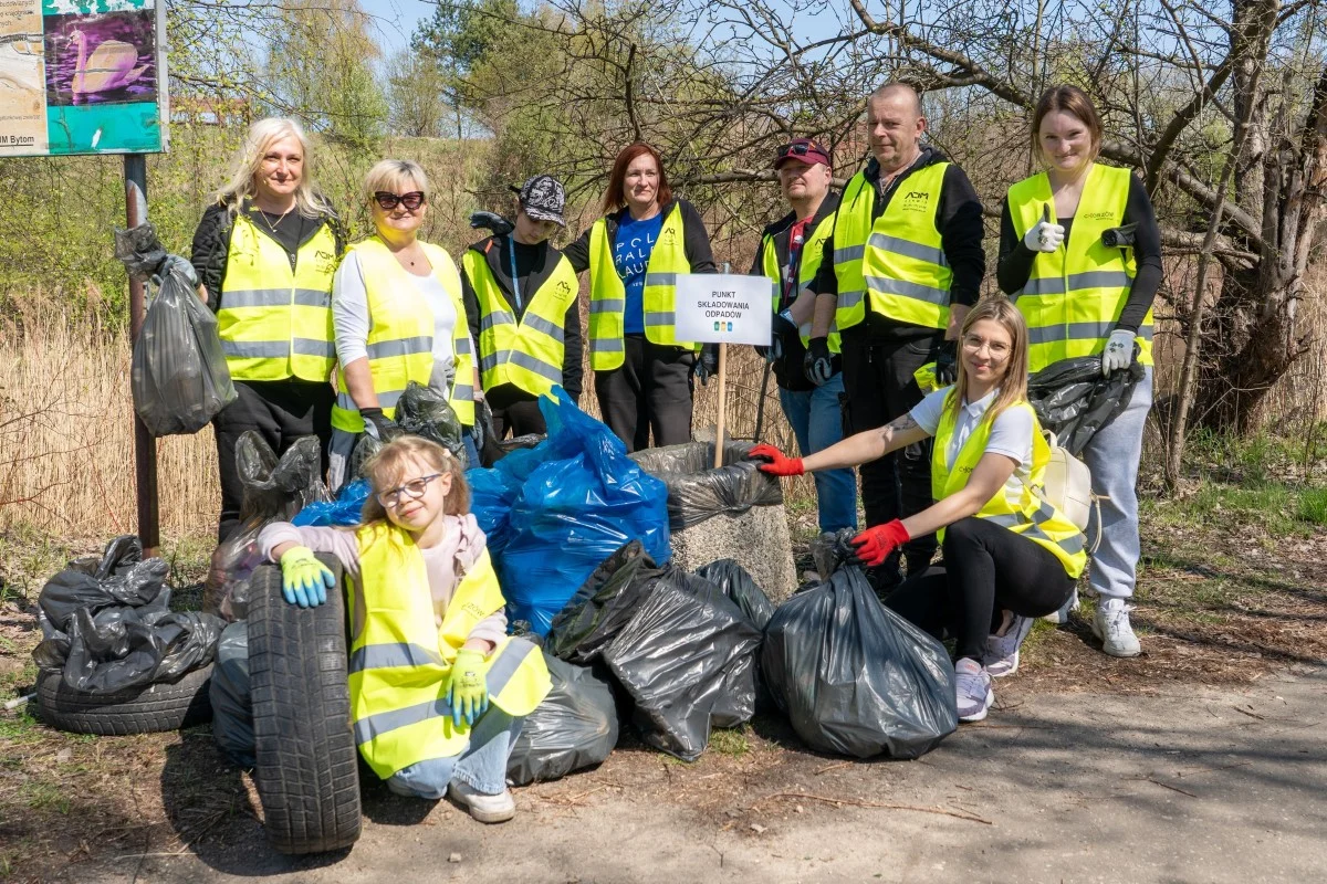 Miejski Dzień Ziemi w Chorzowie. Mieszkańcy posprzątali Żabie Doły