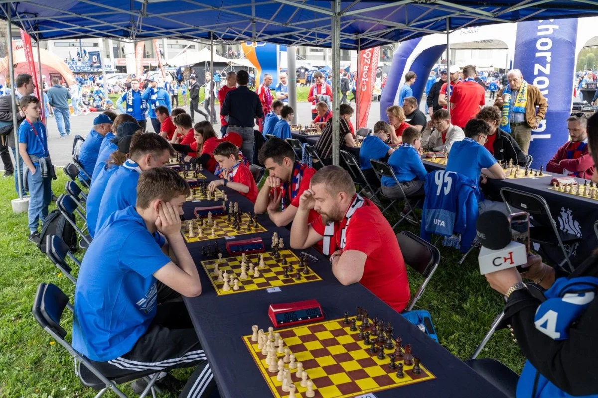 Ruch Chorzów i Wisła Kraków zagrali w szachy na Stadionie Śląskim