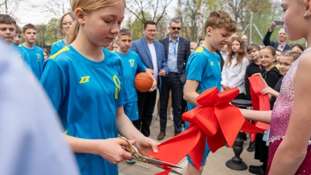 Boisko i skocznia w dal przy SP nr 10 w Chorzowie oficjalnie otwarte po modernizacji