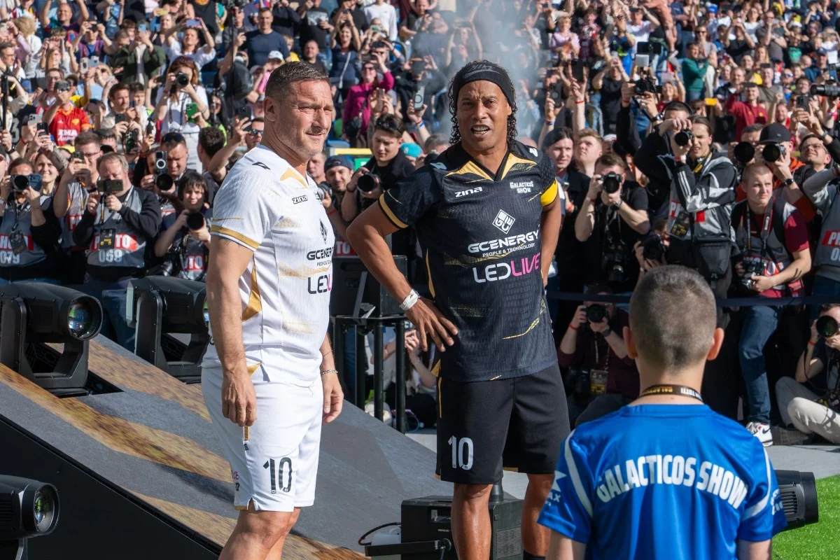 Galacticos Show 2026 w Kotle Czarownic. Legendy futbolu zagrały w Chorzowie