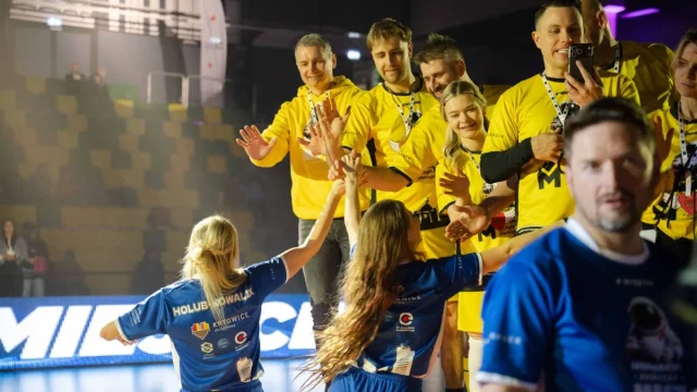 Gwiazdy zagrały dla dzieci w Katowicach. Kosmiczny Mecz z Aniołami za nami