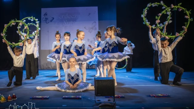 Wzruszający koncert w Świętochłowicach. „Serdeczne Nuty” zagrały dla 3-letniej Helenki