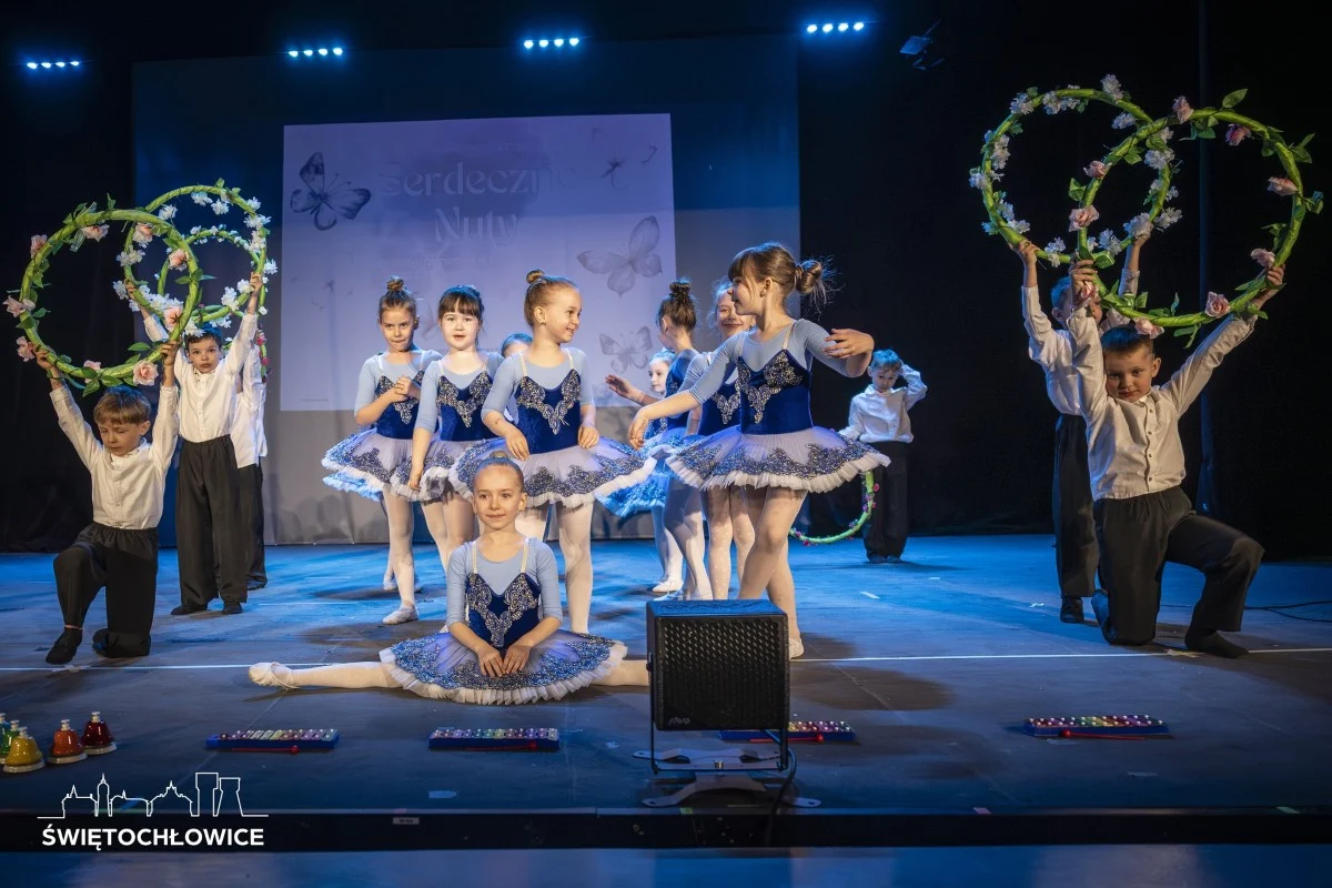 Wzruszający koncert w Świętochłowicach. „Serdeczne Nuty” zagrały dla 3-letniej Helenki