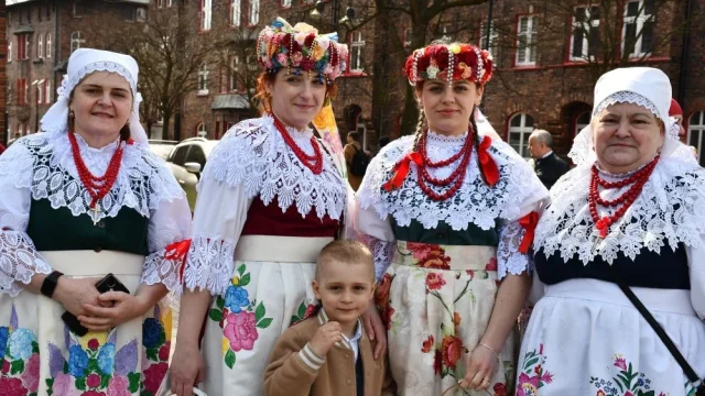 Nikiszowiec w wielkanocnym wydaniu - święcenie pokarmów w tradycyjnych strojach ludowych 2026!
