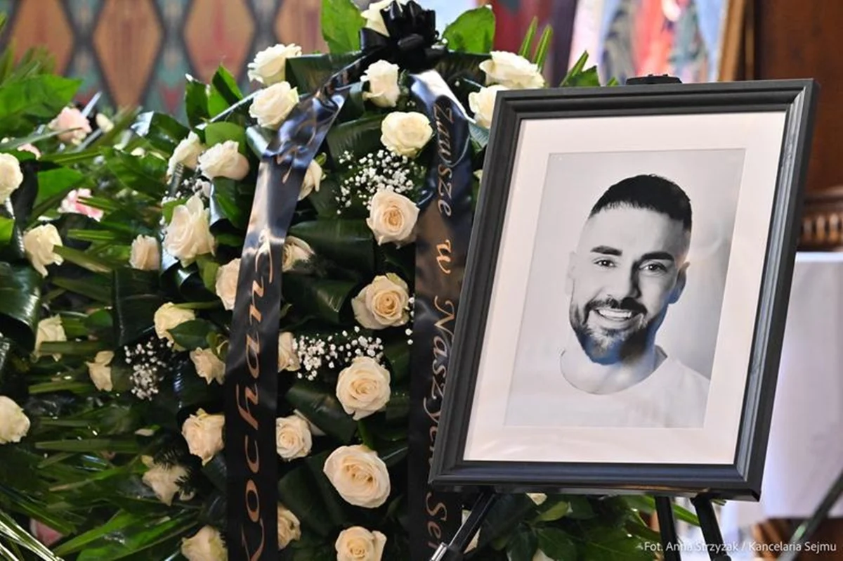 Tłumy pożegnały Łukasza Litewkę. Poseł został pośmiertnie odznaczony
