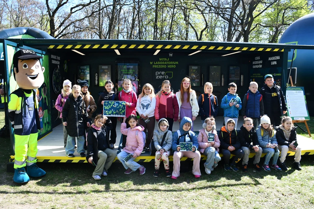 Dzień Ziemi w Rudzie Śląskiej. Uczniowie ruszyli tropem zaginionego kontenera