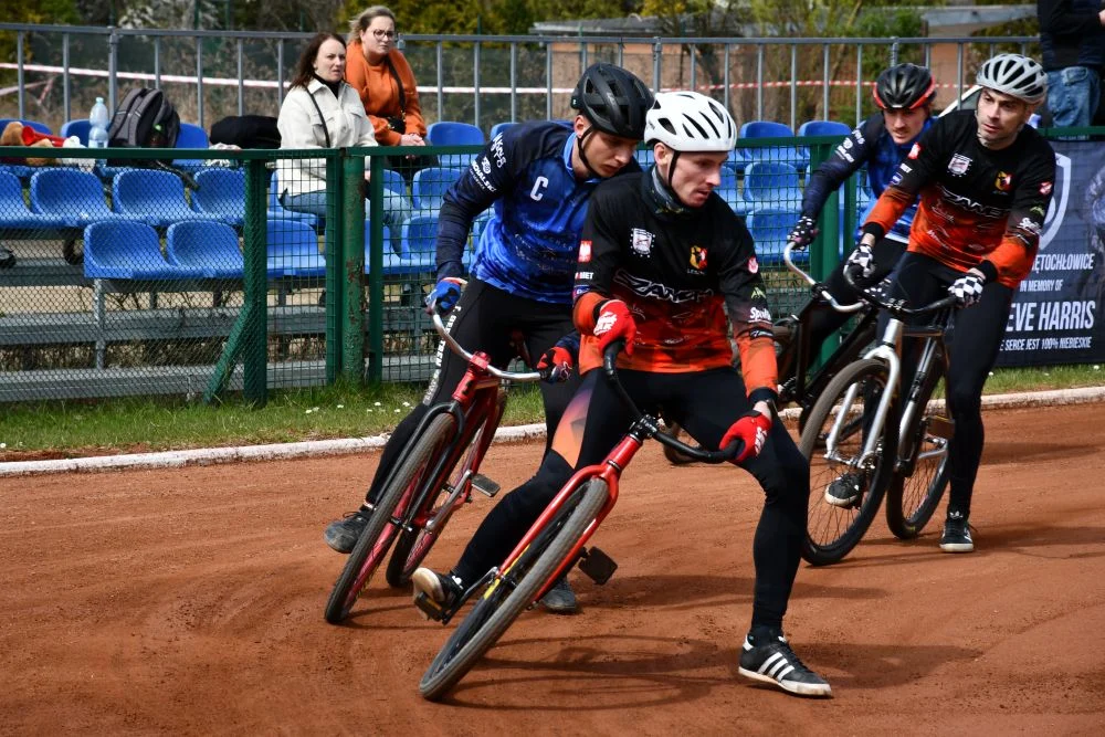 Gentlemen Śląsk Świętochłowice inauguruje sezon! Zacięty mecz i przegrana z Szawerem Leszno 