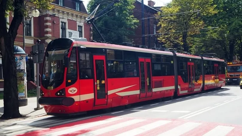 Przebudowa w Chebziu. Od 27 kwietnia zmiany w tramwajach i autobusach