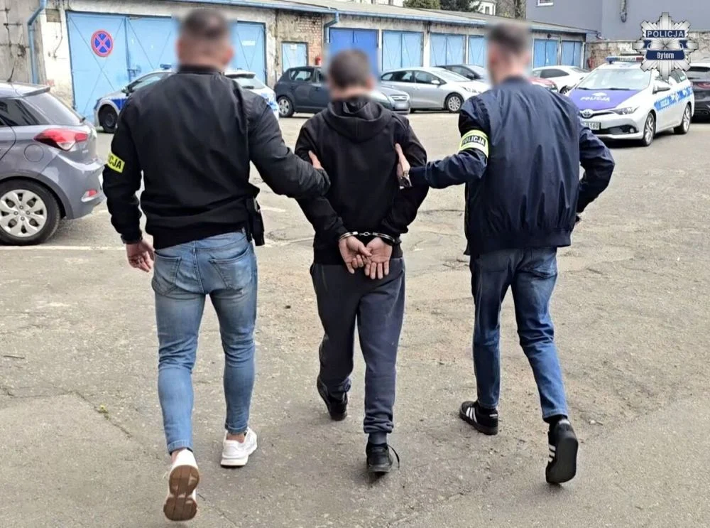 Nietypowa kradzież w Bytomiu. 35-latek zabrał z kościoła stół ze skarboną