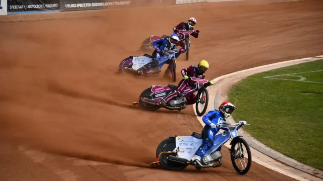 Nie mogło być lepiej! Śląsk Świętochłowice po 24 latach wygrywa w lidze! 