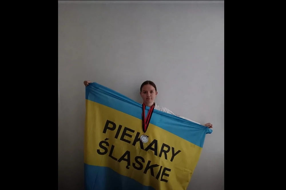 Julia Śnioch z Piekar ze srebrem na międzynarodowych zawodach sztuk walki
