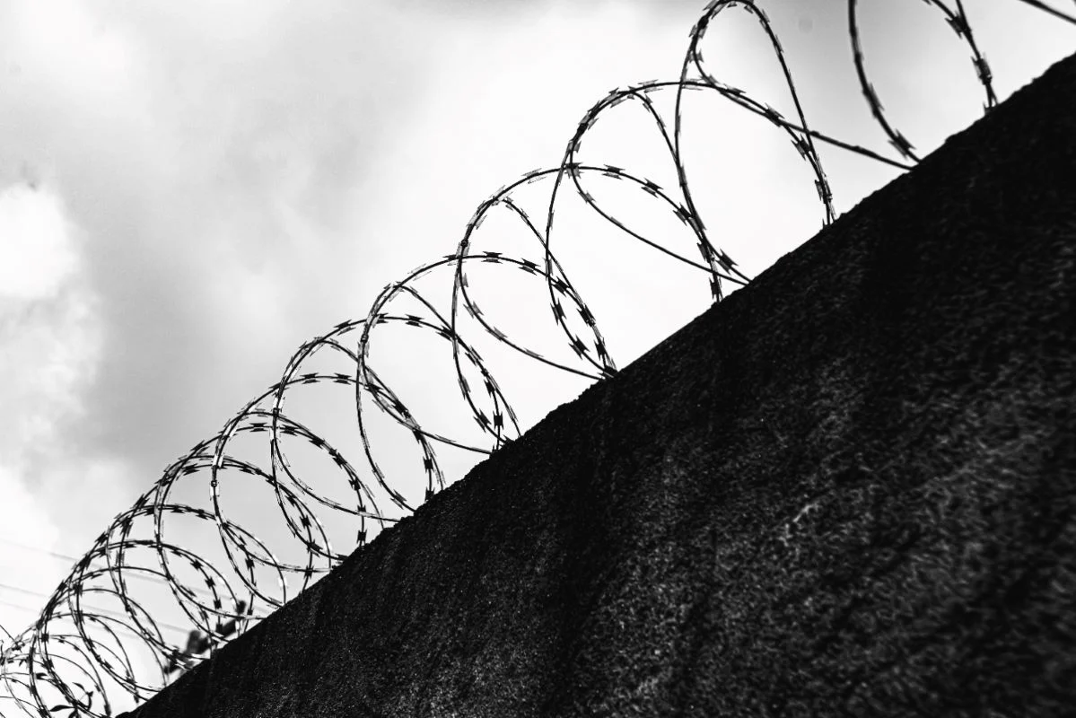 Oszustwa, rozbój i ucieczka przed karą. 35-latek zatrzymany przez śląskich „łowcy głów”