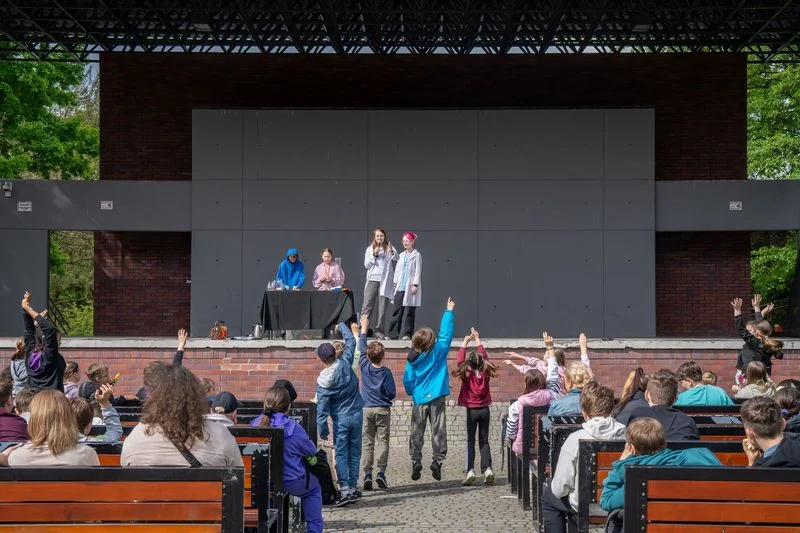 1600 dzieci odkrywało naukę w Rybniku. Festiwal Nauki Kampus pełen eksperymentów i technologii fot. M. Szymura (16)