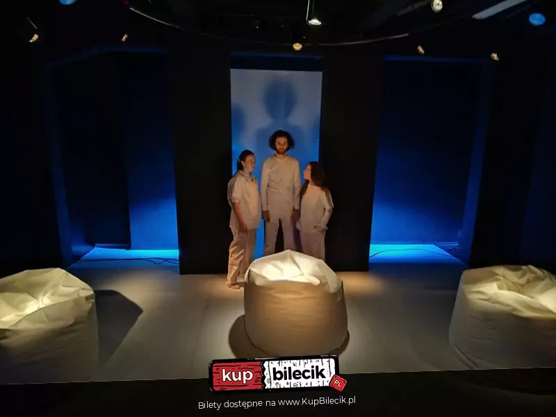 „Przy drzwiach zamkniętych” w Katowicach – egzystencjalny dramat Sartre’a w Teatrze Bez Sceny / fot. organizatora
