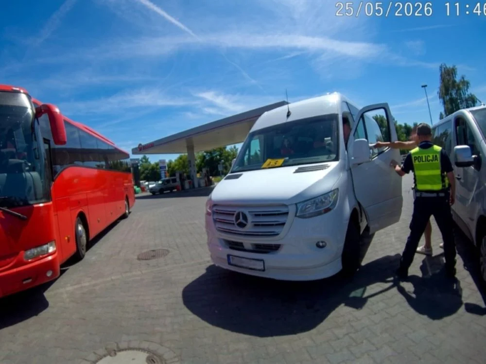 Pijany kierowca miał zawieźć dzieci na wycieczkę. Policja zatrzymała mu prawo jazdy