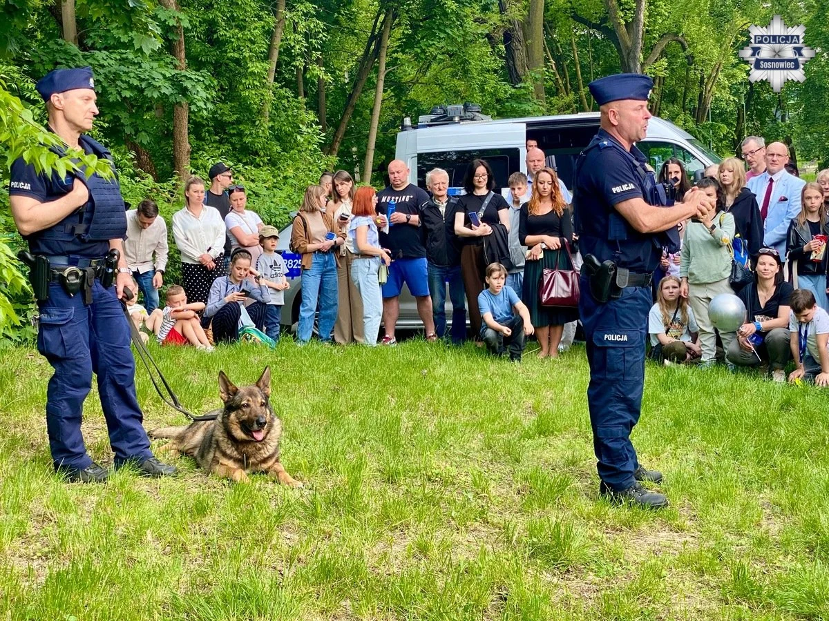 Sosnowieccy policjanci uczestniczyli w "Nocy Otwartych Sądów" / fot. KMP Sosnowiec