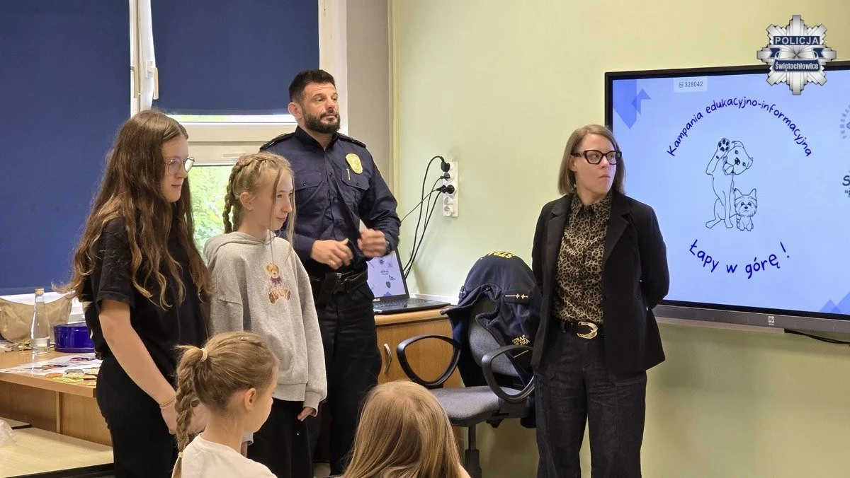 Bezpieczny kontakt ze zwierzętami. Policjanci spotkali się z uczniami SP nr 8 / fot. KMP Świętochłowice