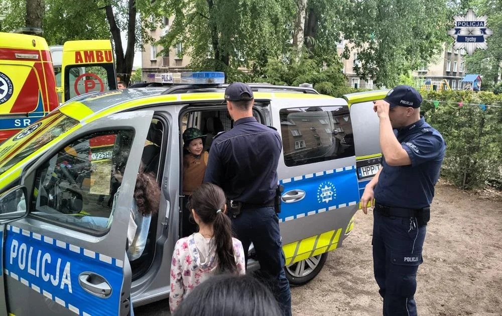 Policjanci odwiedzili przedszkolaków w Tychach. Dzieci uczyły się zasad bezpieczeństwa