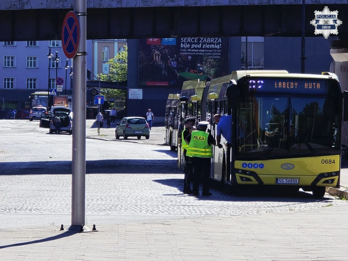 Autobusy komunikacji miejskiej kontrolowane w centrum Zabrza