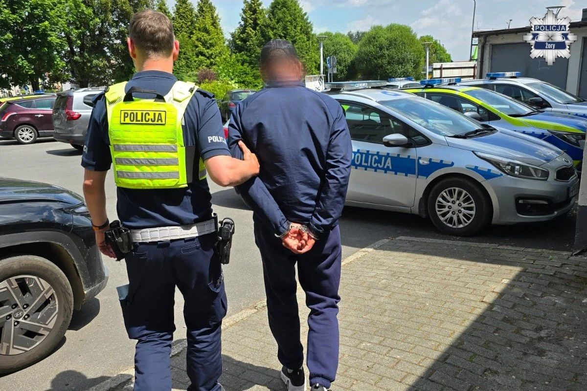 Pijany 27-latek z dwoma zakazami spowodował kolizję w Żorach