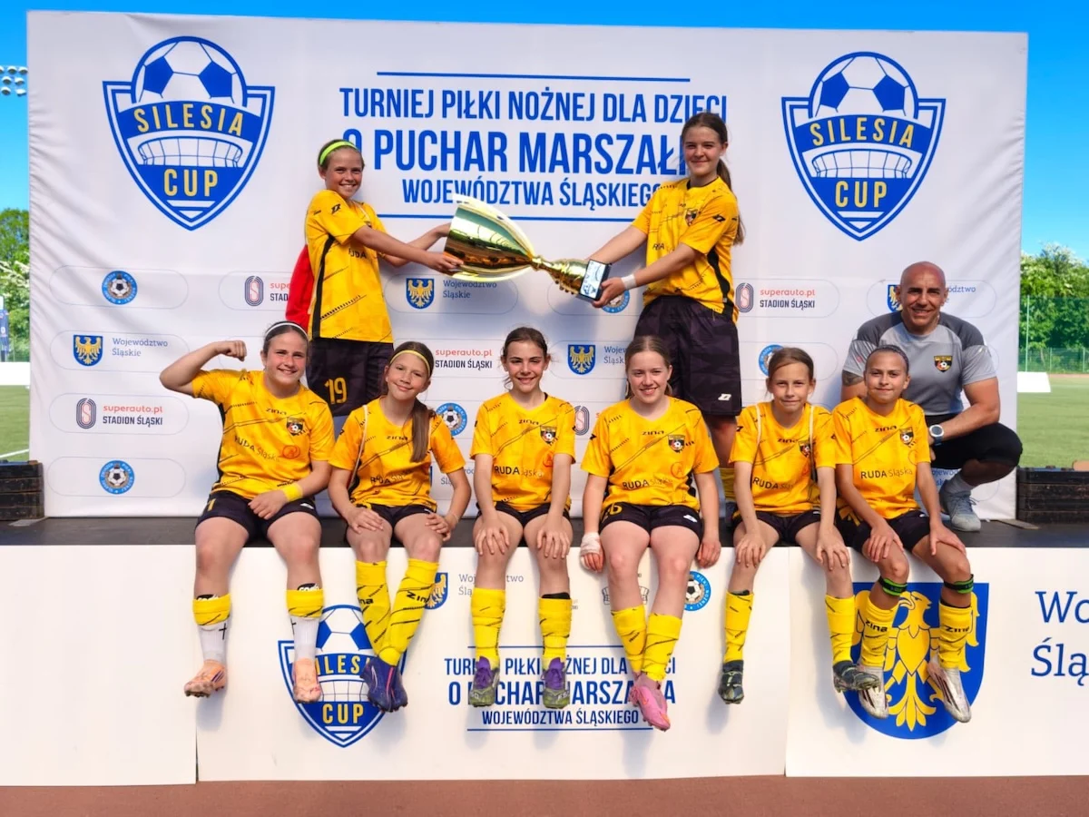 Dziewczęta z AP Bumerang Ruda Śląska U12 wygrywają Turniej Silesia Cup o Puchar Marszałka Województwa Śląskiego