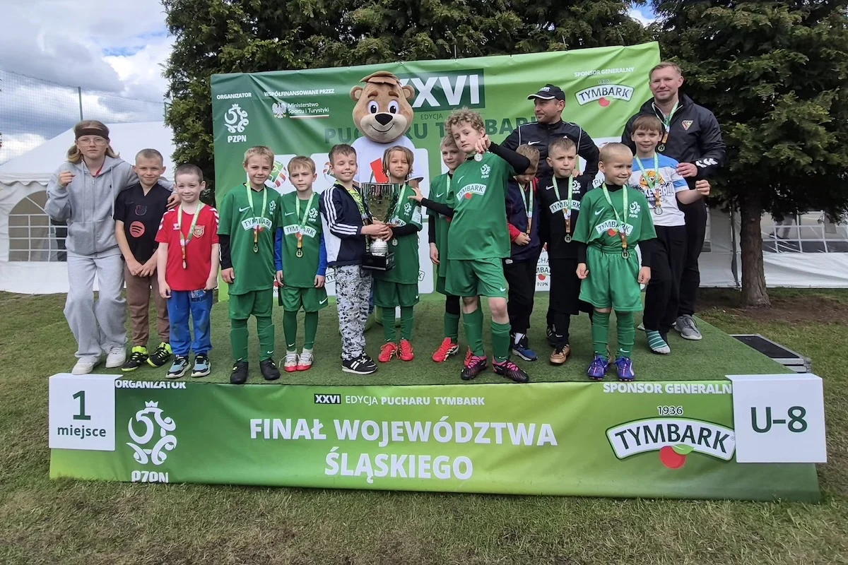 SP 48 Sosnowiec triumfuje u siebie! Młodzi piłkarze najlepsi w Śląskim Finale Pucharu Tymbark