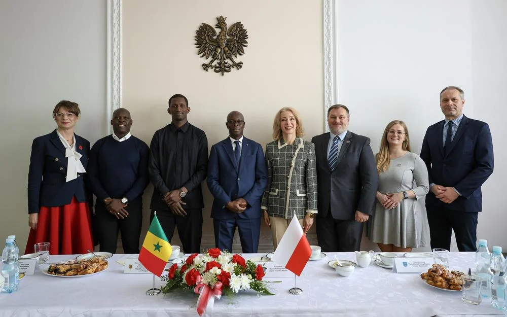 Ambasador Senegalu odwiedził Piekary Śląskie. Rozmawiano o sporcie, młodzieży i integracji