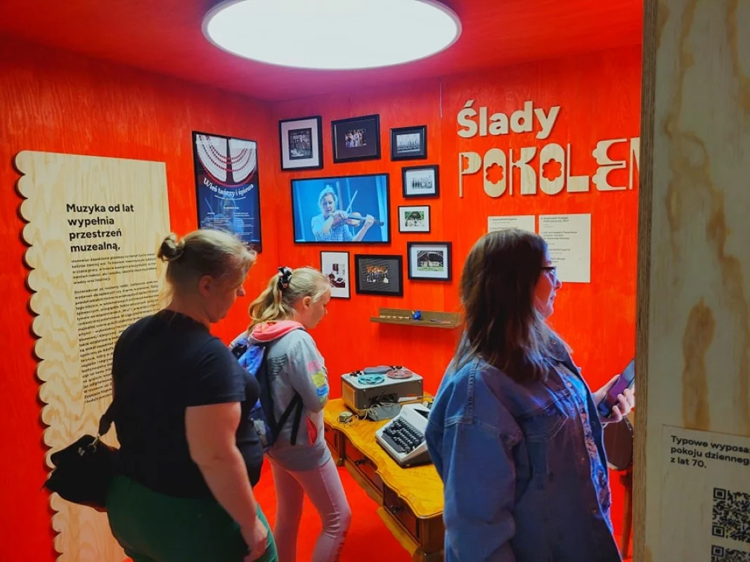 Finisaż wystawy „To (nie) jest skansen” w Chorzowie. Ostatnie oprowadzanie już 24 maja