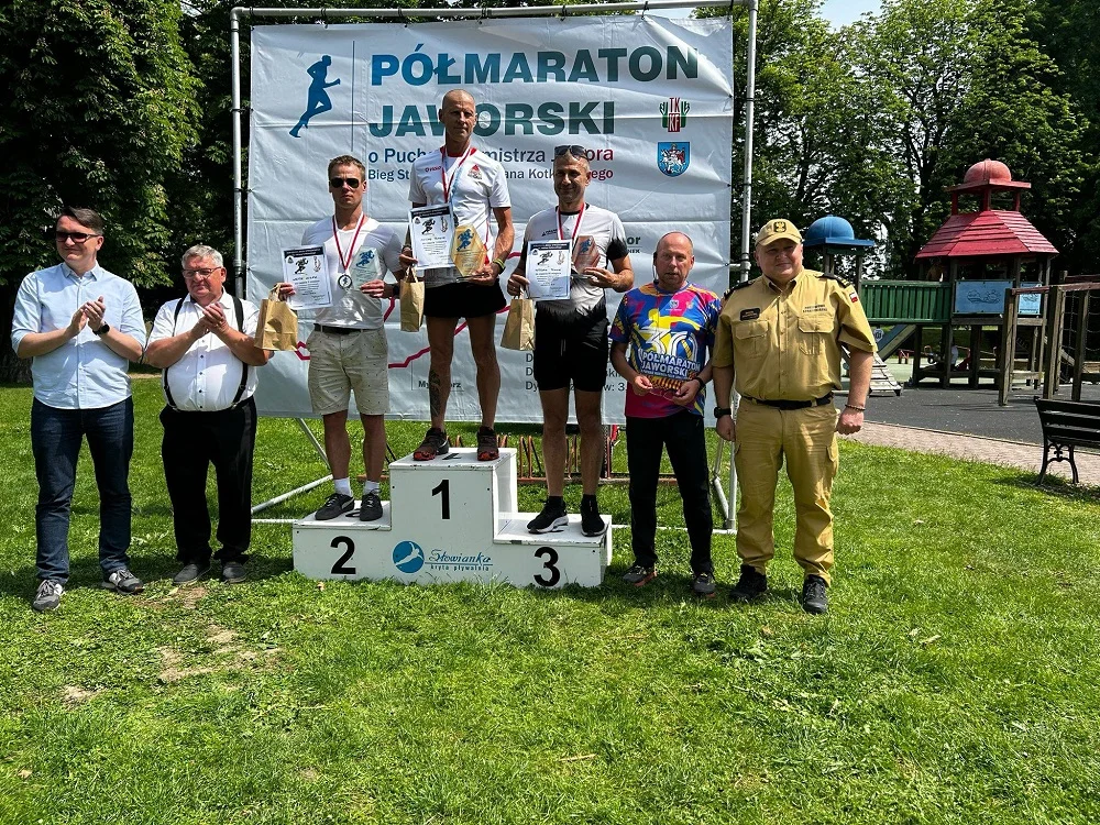 Strażak z tyskiej komendy na podium półmaratonu w Jaworze