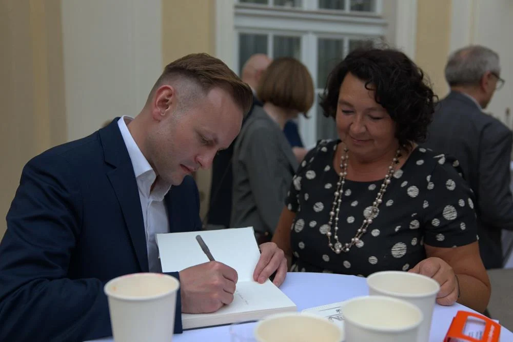 Dyrektor Miejskiej Biblioteki Publicznej na wyjątkowym spotkaniu w Konsulacie Generalnym Austrii