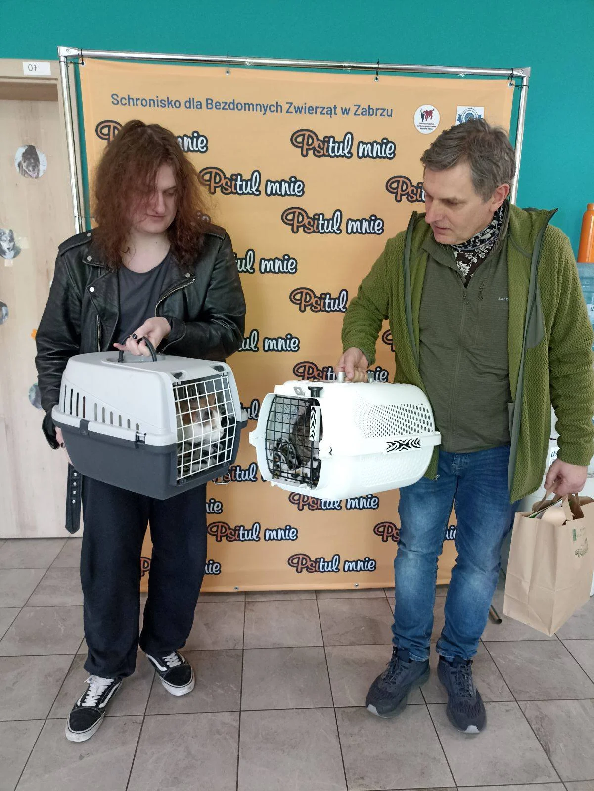 Kolejne adopcje w zabrzańskim Psitulu. Zwierzaki znalazły nowe domy / fot. Psitulmnie
