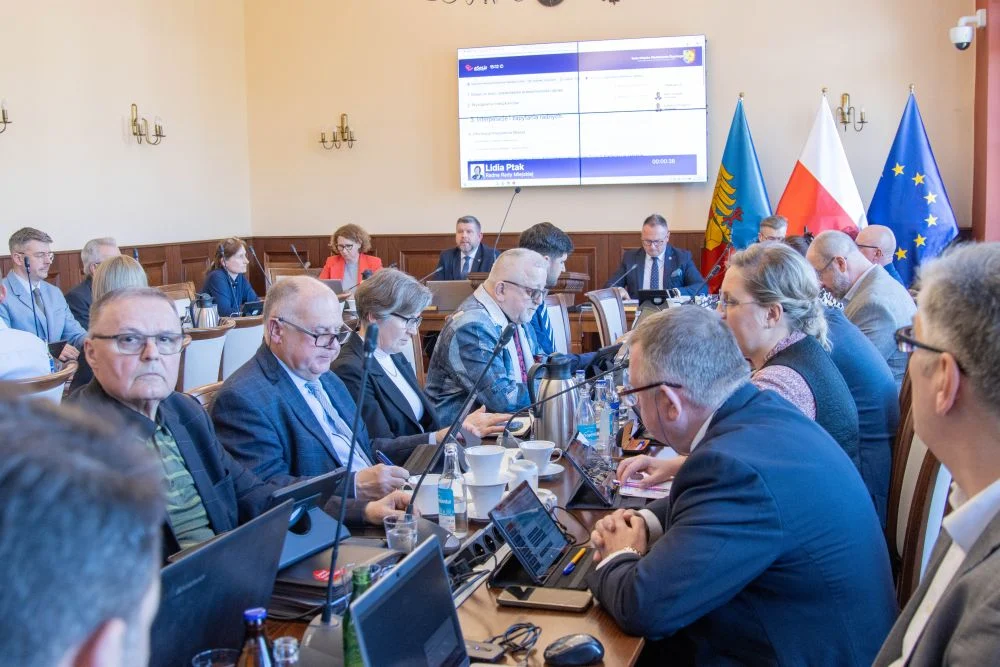 Budżet, szkoły, wakacje i Dni Wodzisławia. Sprawdź, czym zajmą się radni
