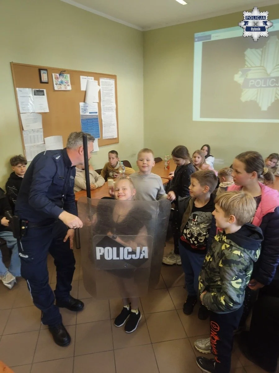 Mali goście w komisariacie. Wyjątkowa lekcja w komisariacie