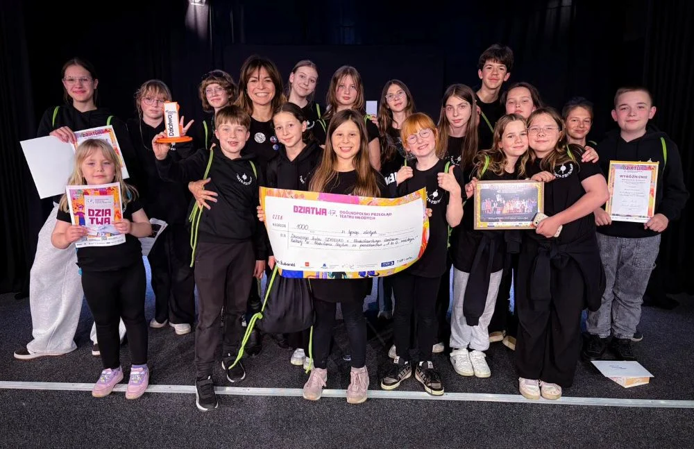 Młodzi aktorzy zachwycili jury. Teatr Szydełko wraca z Łodzi z nagrodami