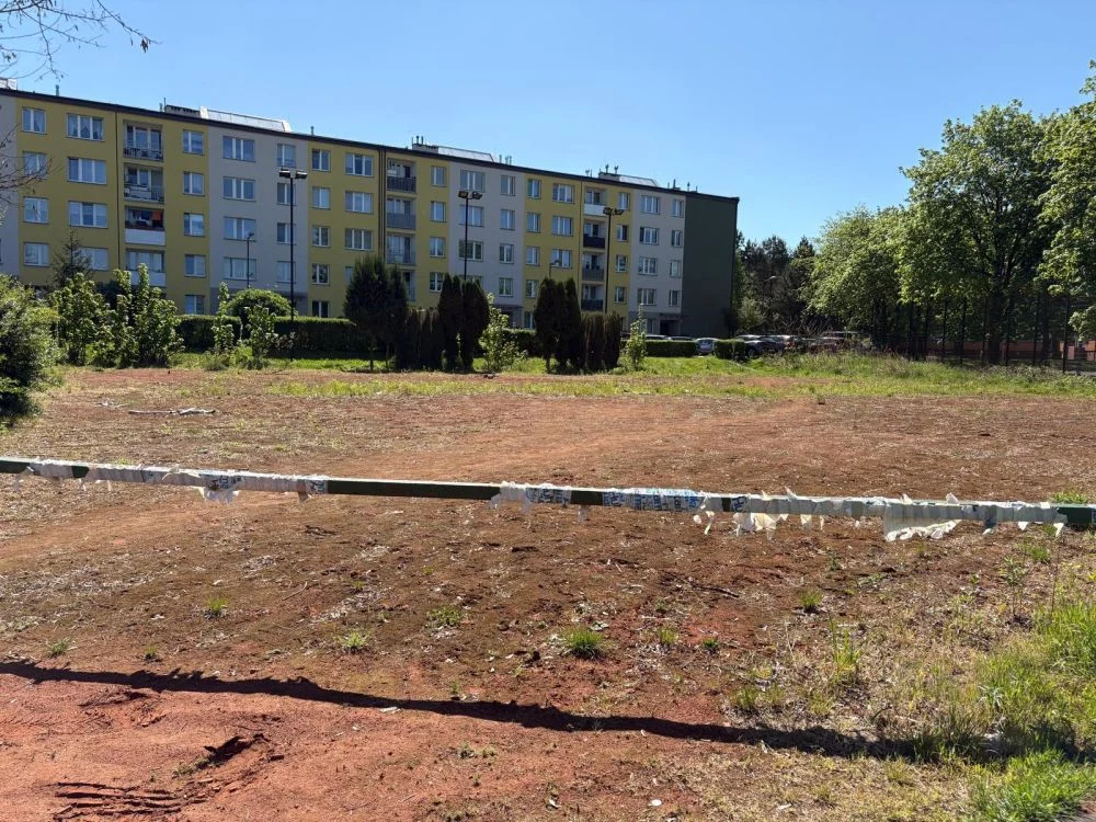 Kiedy powstanie parking na kortach tenisowych w Halembie?