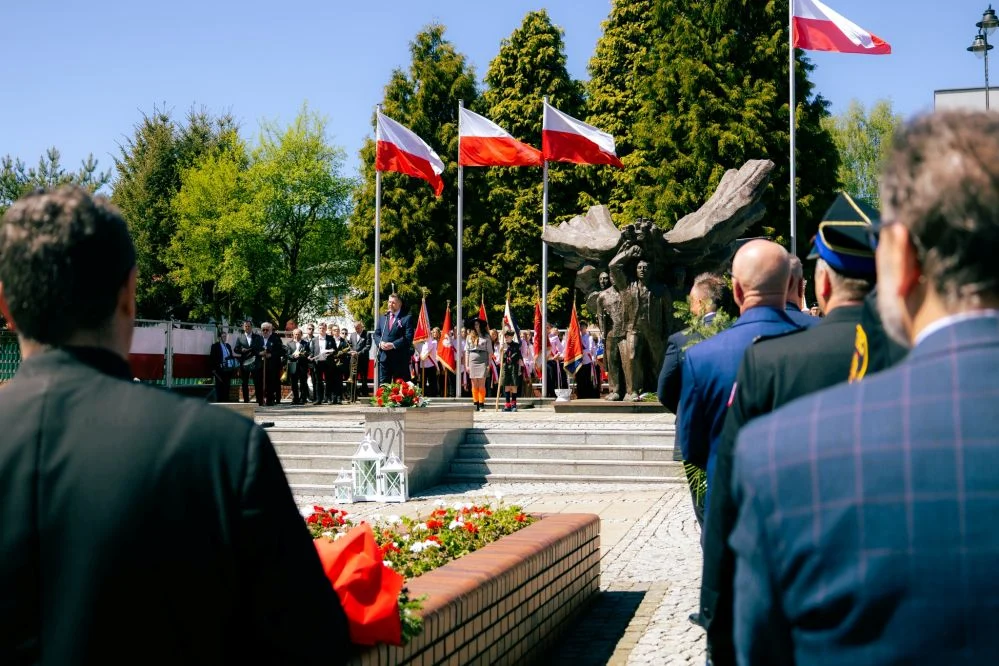 Wodzisław Śląski uczcił Konstytucję 3 Maja. Kwiaty, hymn i patriotyczne uroczystości