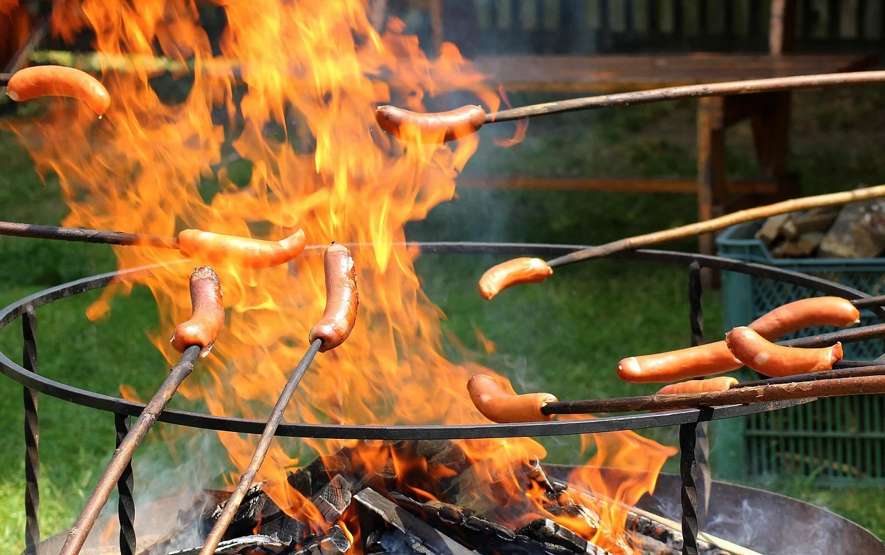 Bezpieczne grillowanie i ogniska – pamiętaj o zasadach bezpieczeństwa