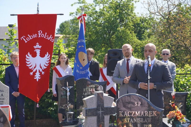 Grób Ludwika Fyrli w Żorach oznaczono znakiem „Tobie Polsko” / fot. UM Żory