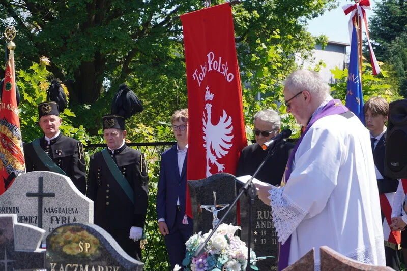 Grób Ludwika Fyrli w Żorach oznaczono znakiem „Tobie Polsko” / fot. UM Żory