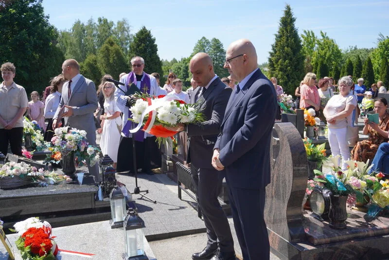 Grób Ludwika Fyrli w Żorach oznaczono znakiem „Tobie Polsko” / fot. UM Żory