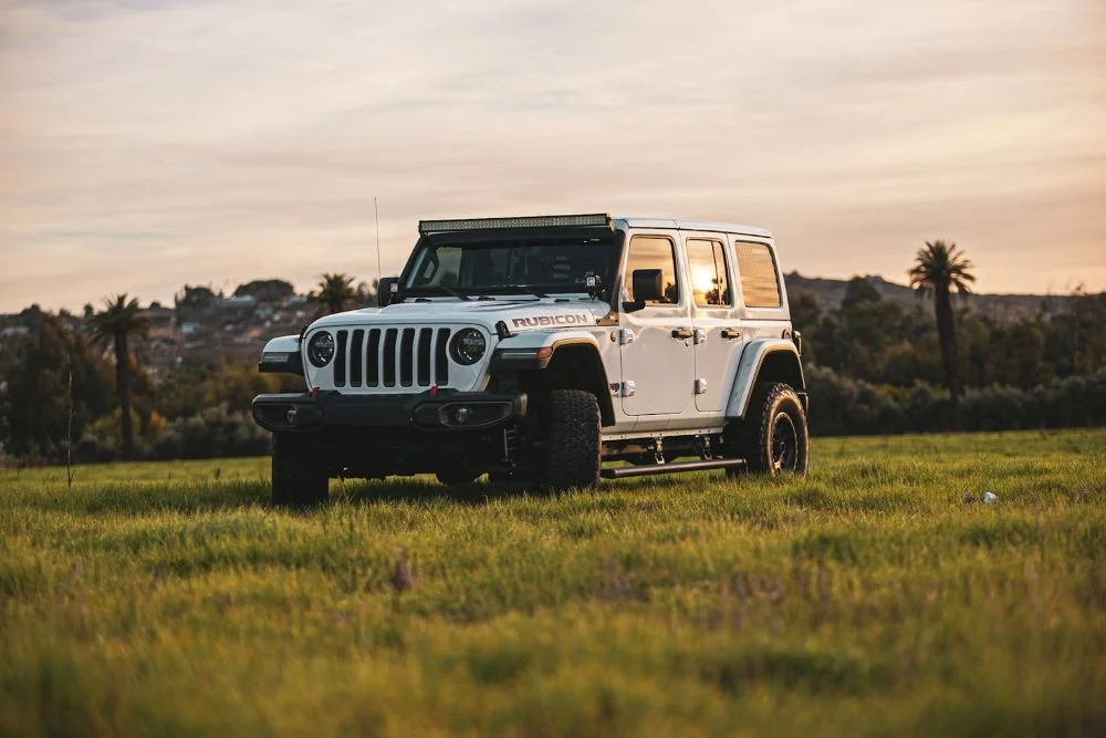 Jeep w Zielonej Górze: gdzie serwisować auto, które ma terenowy charakter i miejskie ambicje?