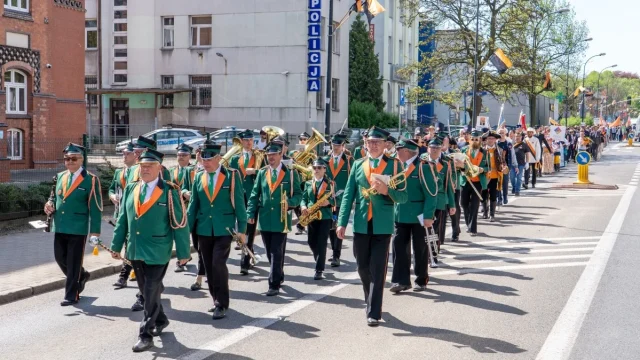 Pochód Ludzi Ognia przeszedł ulicami Chorzowa. Tak uczczono patrona miasta